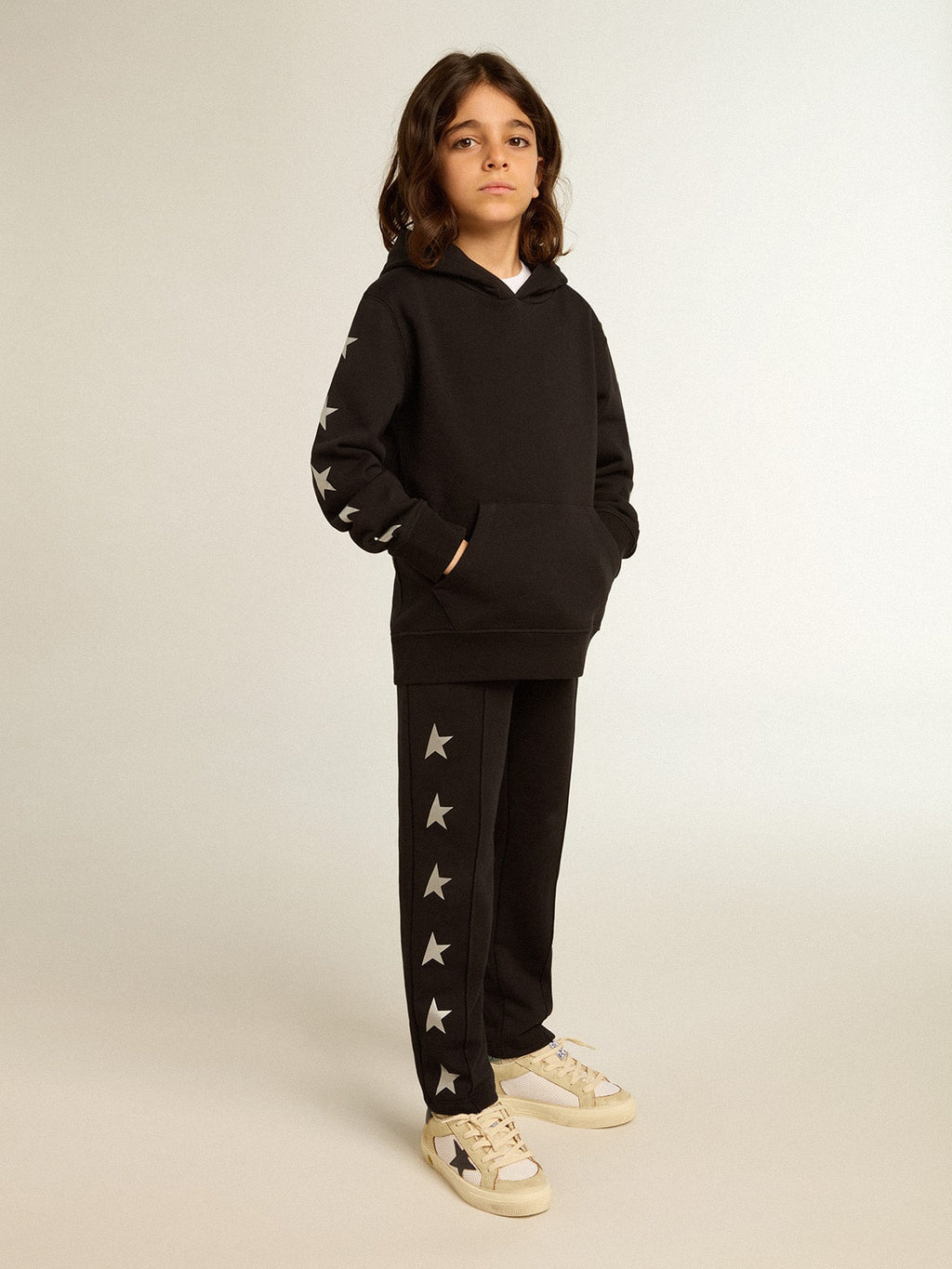 Boys’ hooded sweatshirt in black with contrasting silver stars