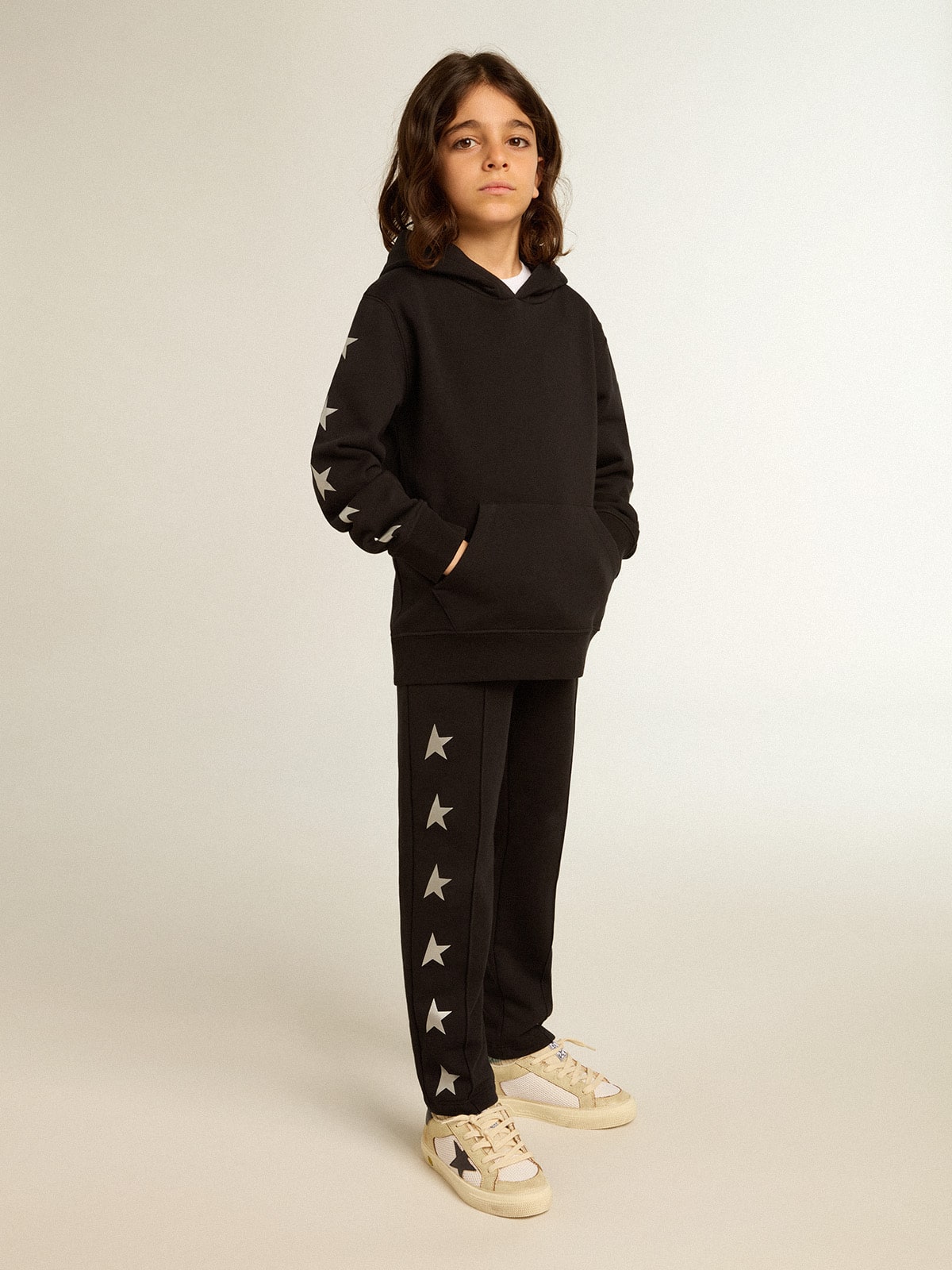 Boys’ hooded sweatshirt in black with contrasting silver stars