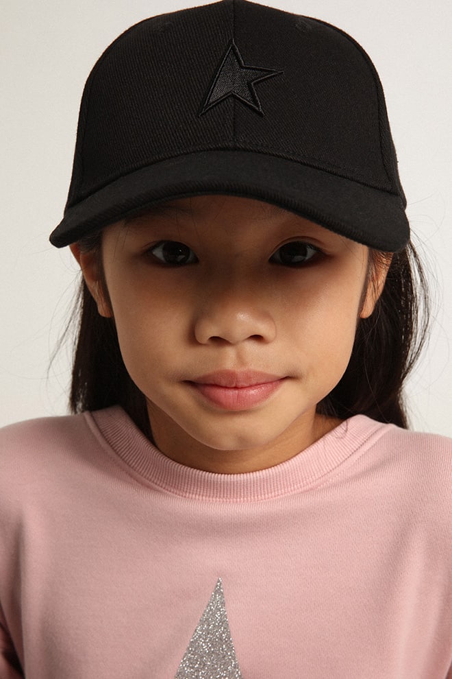 Kids’ black baseball cap with star