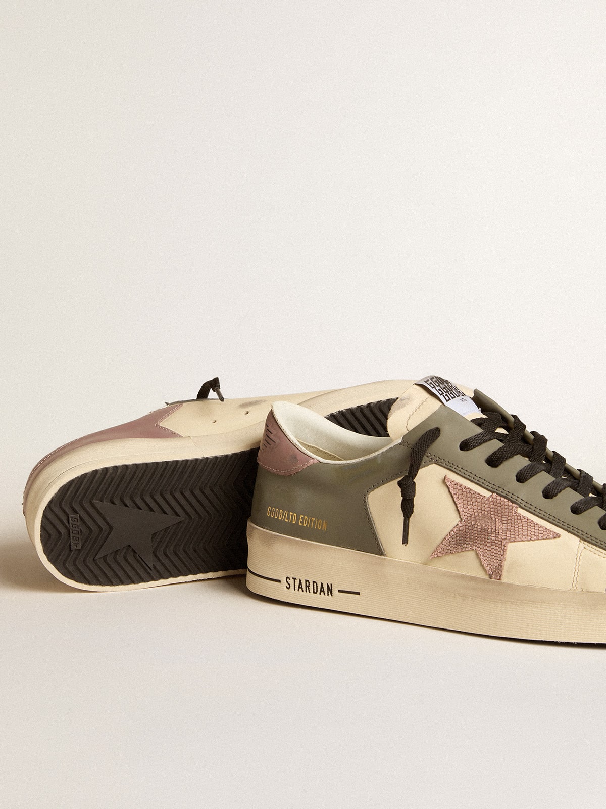 Men's Stardan LTD in gray leather with a pink leather star and heel tab