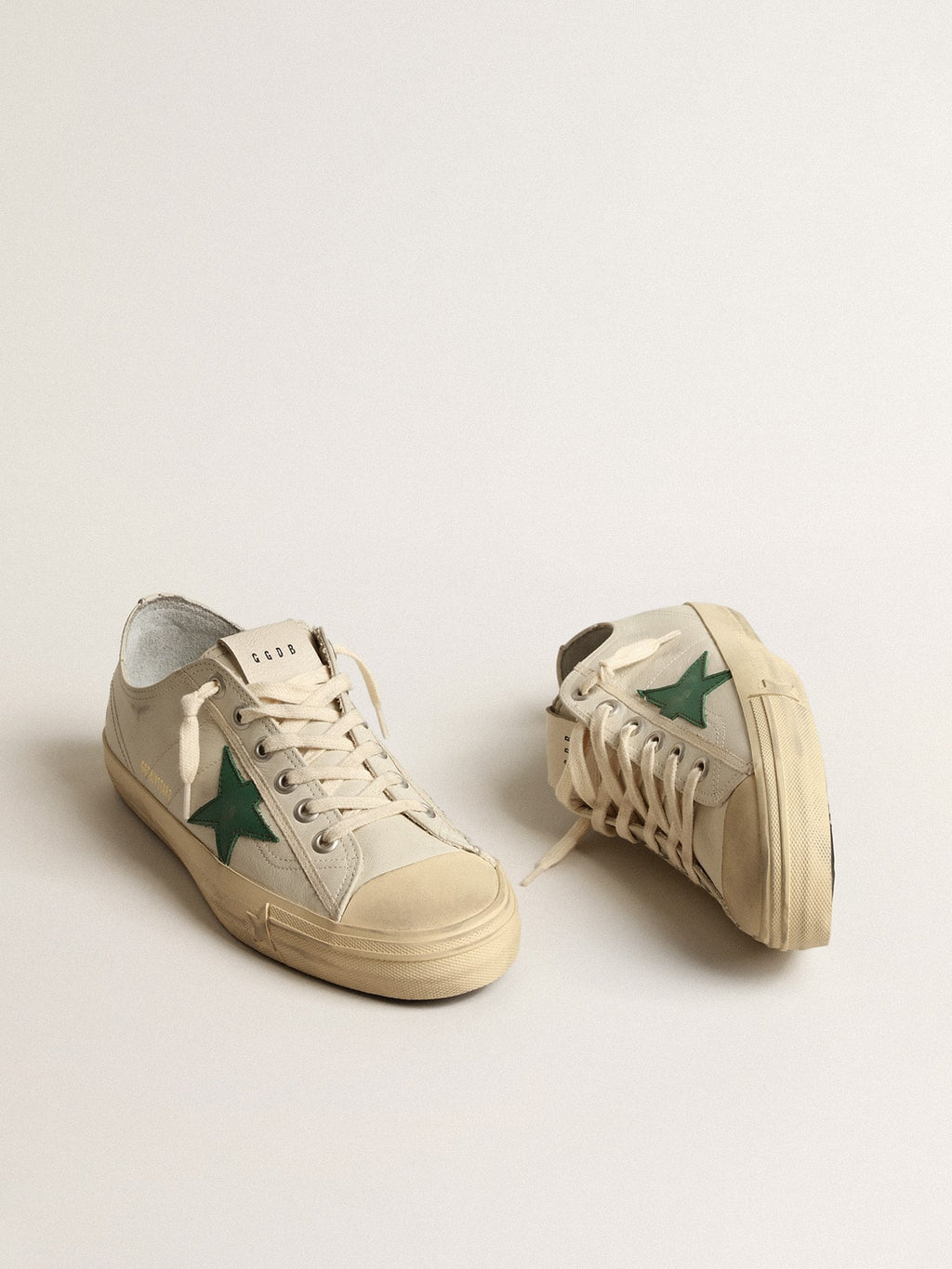 V-Star in glossy leather with green leather star