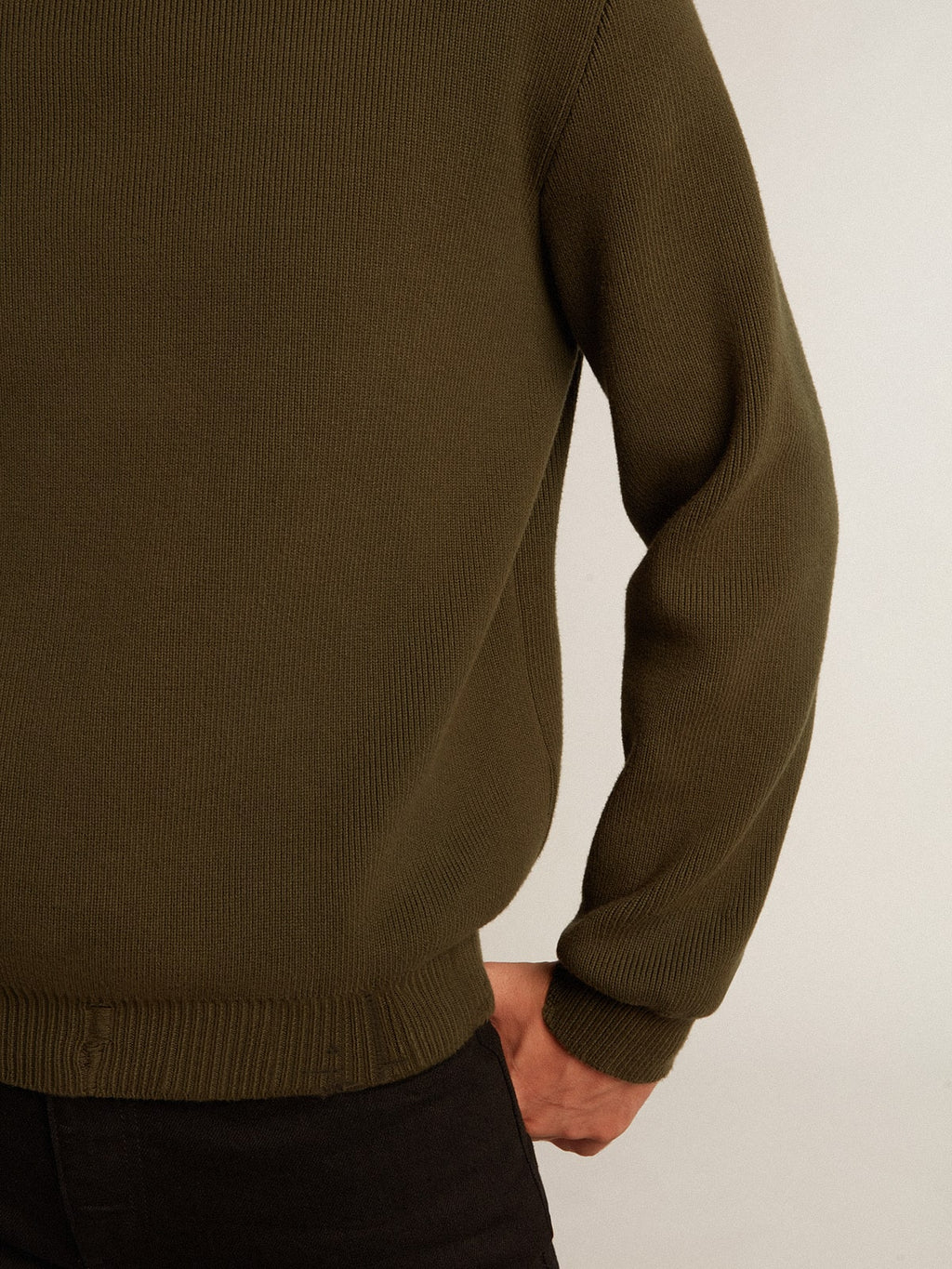 Men's round-neck sweater in military green cotton