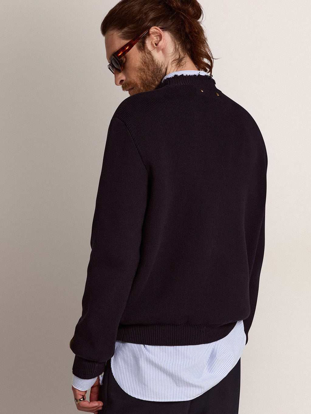 Men’s round-neck sweater in dark blue cotton