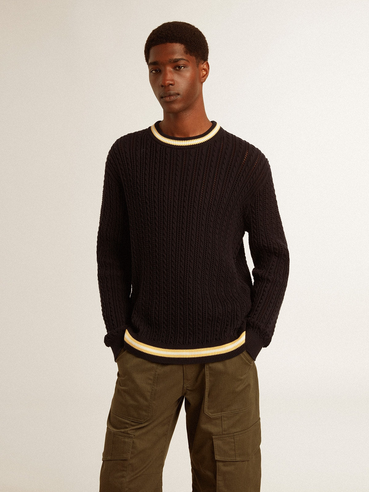 Men’s blue round-neck sweater with contrasting ribbing