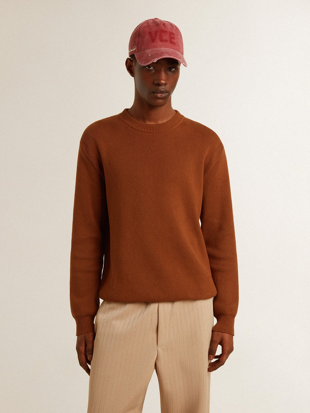 Men's crew-neck sweater with logo on the back