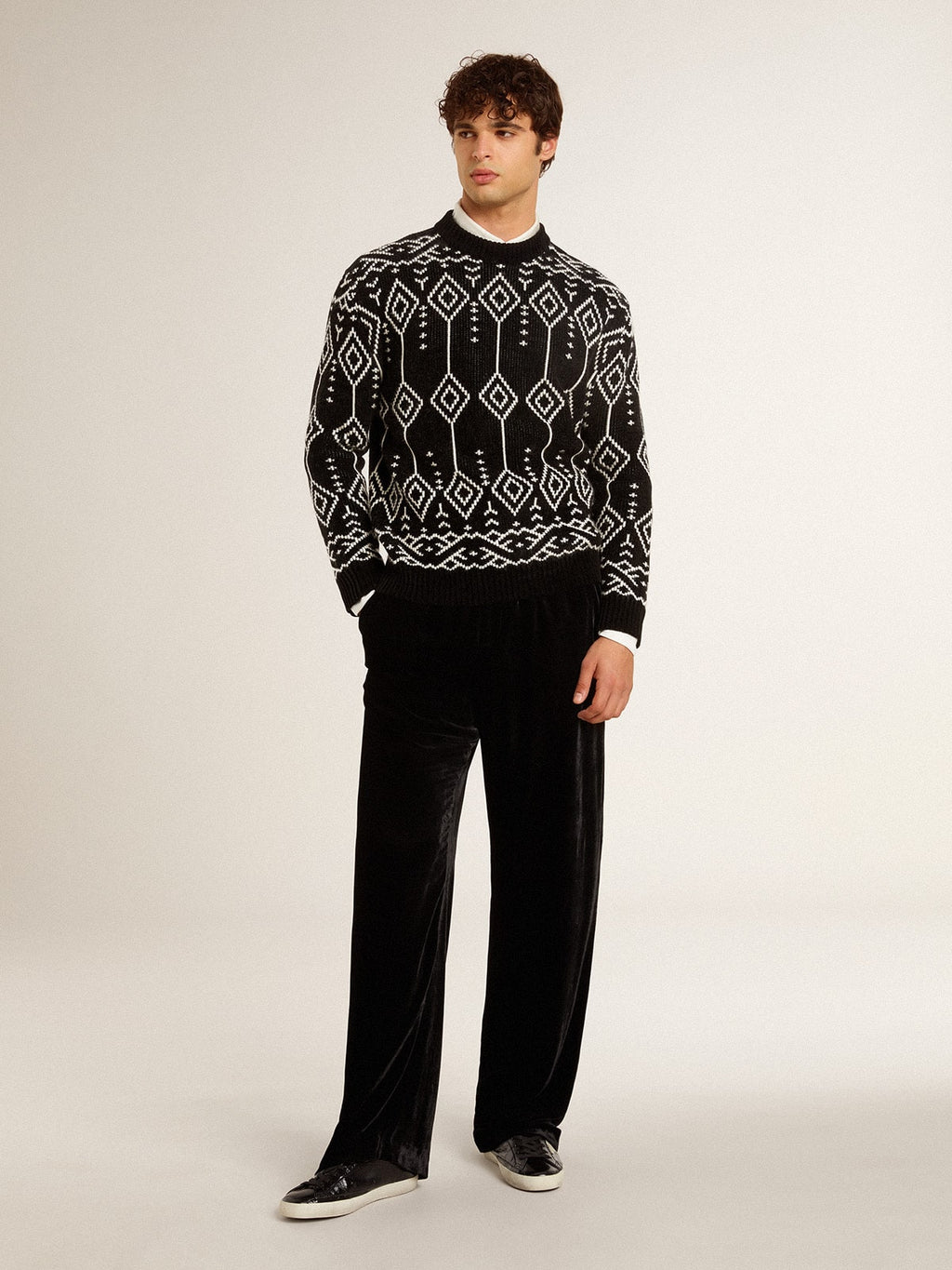 Men’s crew neck wool blend sweater with jacquard argyle design