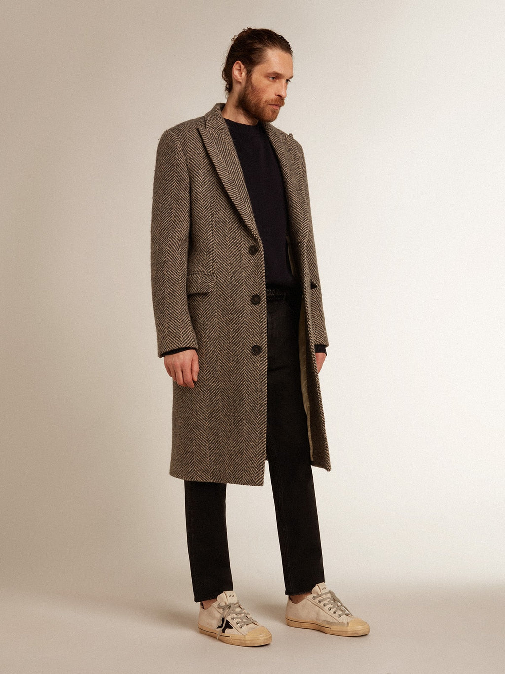 Men's single-breasted wool coat with beige and gray herringbone weave