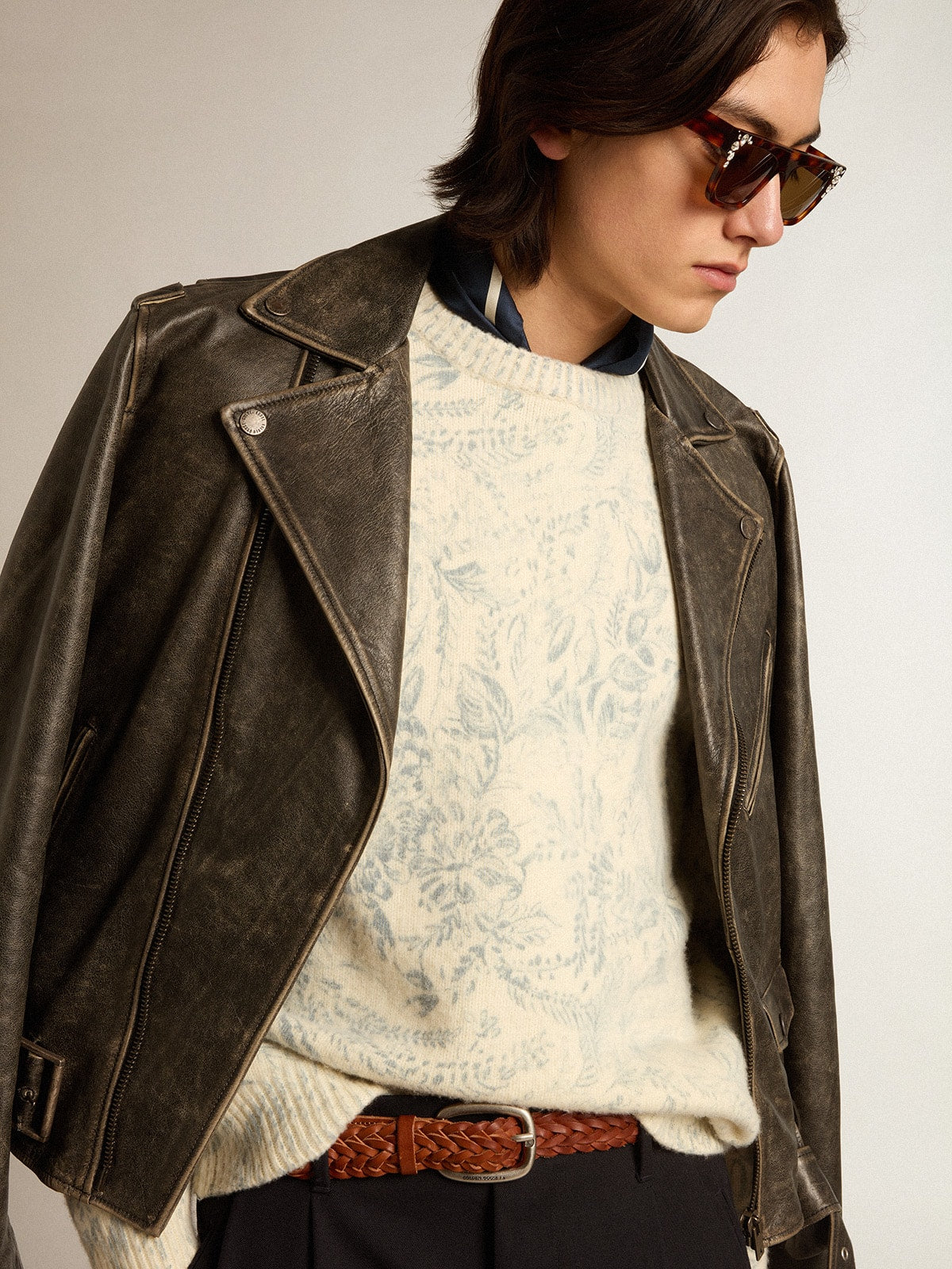 Men’s round-neck sweater in wool with all-over toile de jouy pattern