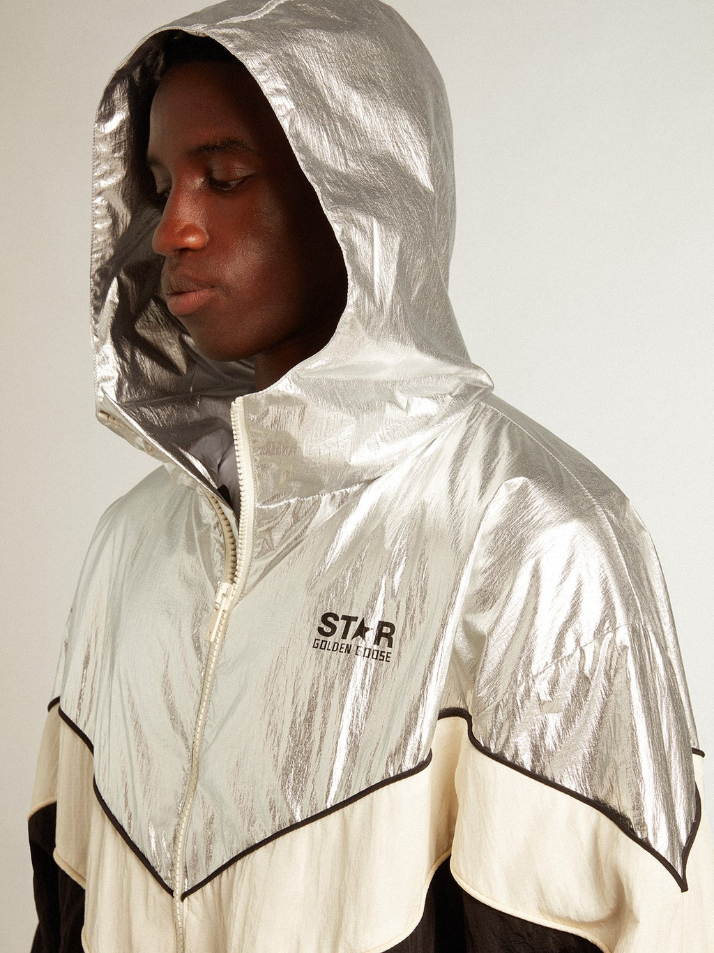 Men's windcheater in silver and black technical fabric