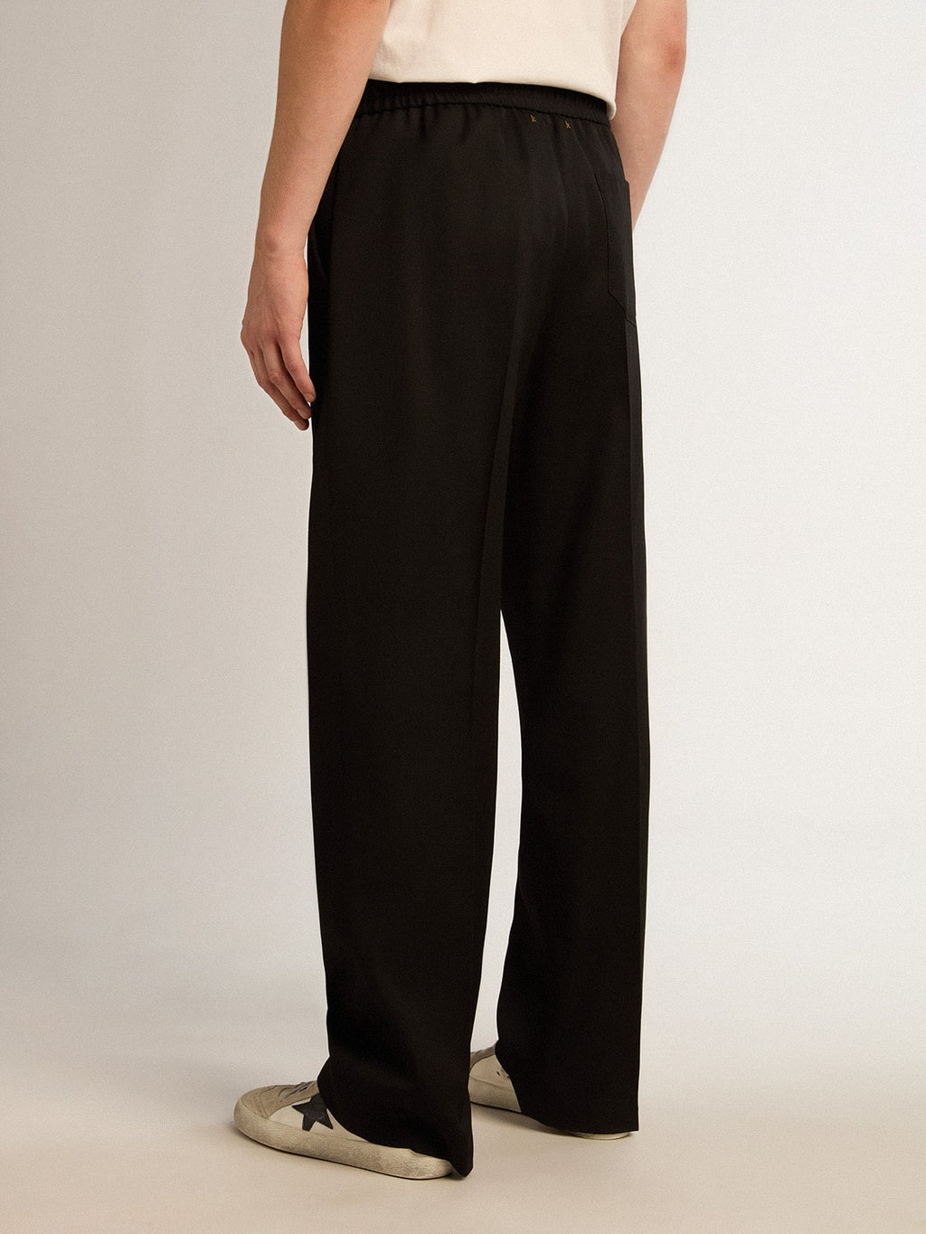 Men’s joggers in black wool
