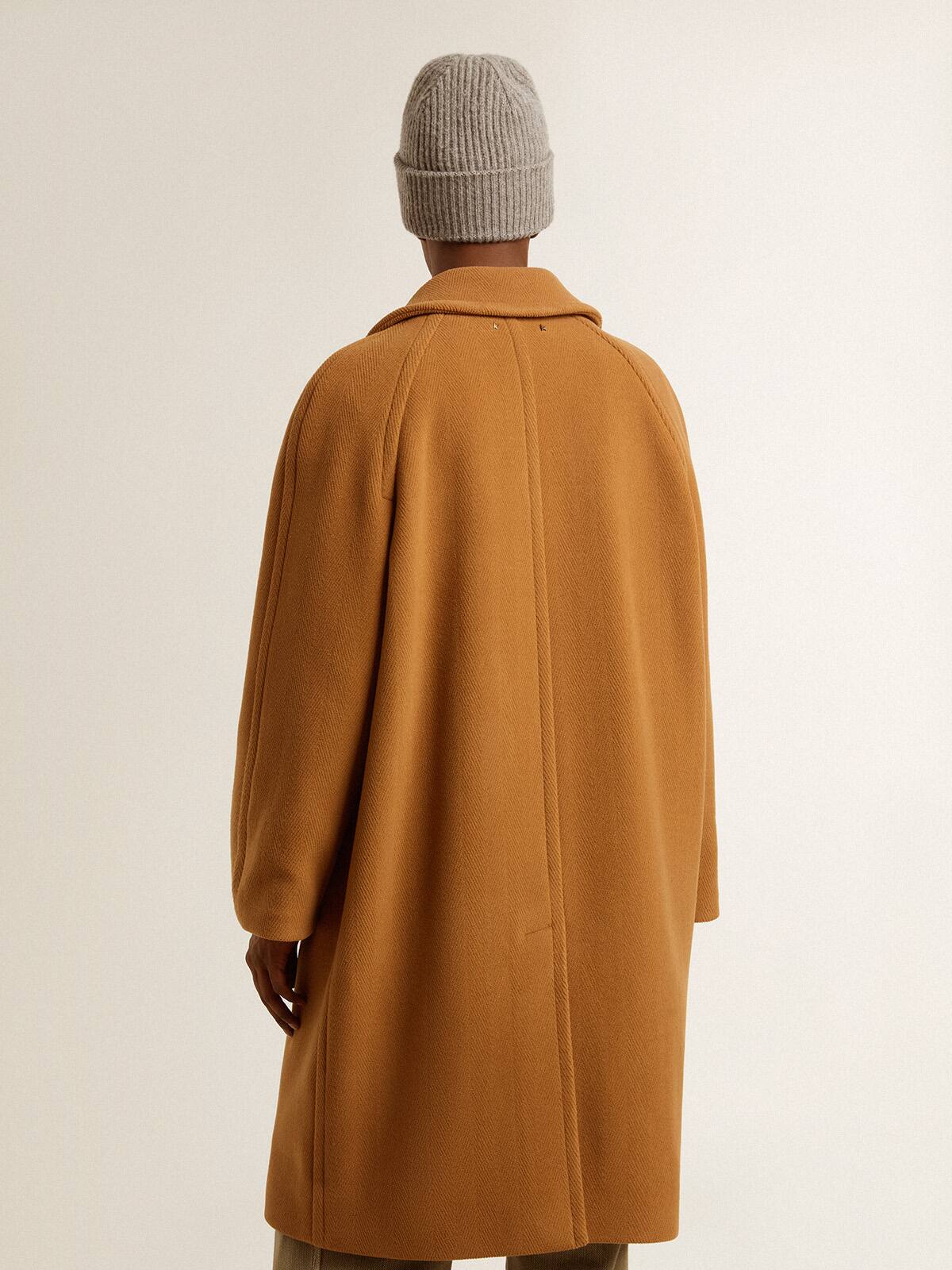 Men's single-breasted coat in tobacco