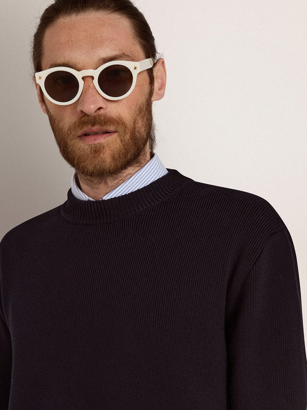 Sunglasses Panthos model with white frame and gold details