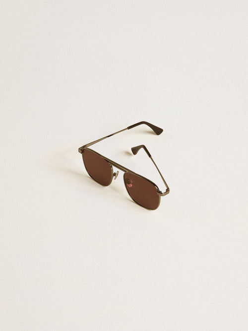 Aviator style sunglasses with black frame and lenses