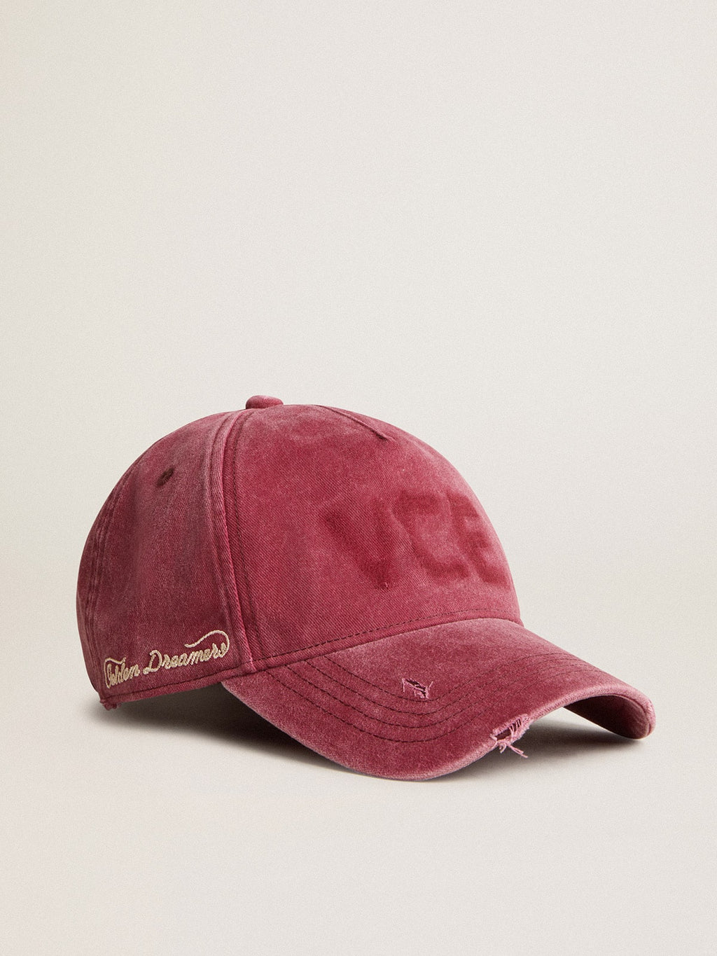 Cotton baseball cap with a lived-in finish