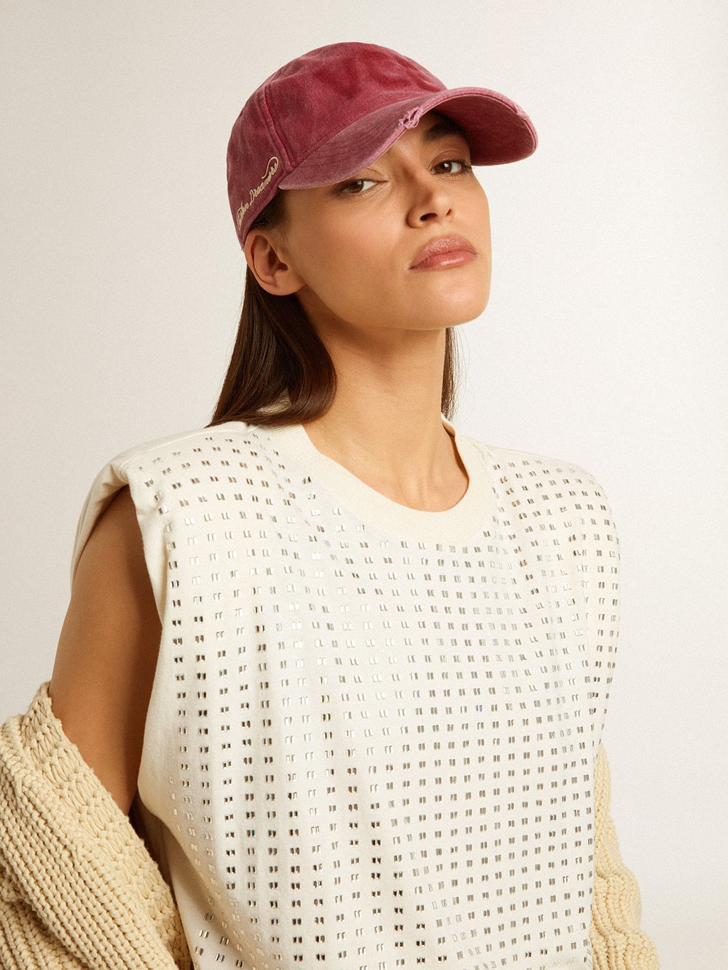 Cotton baseball cap with a lived-in finish