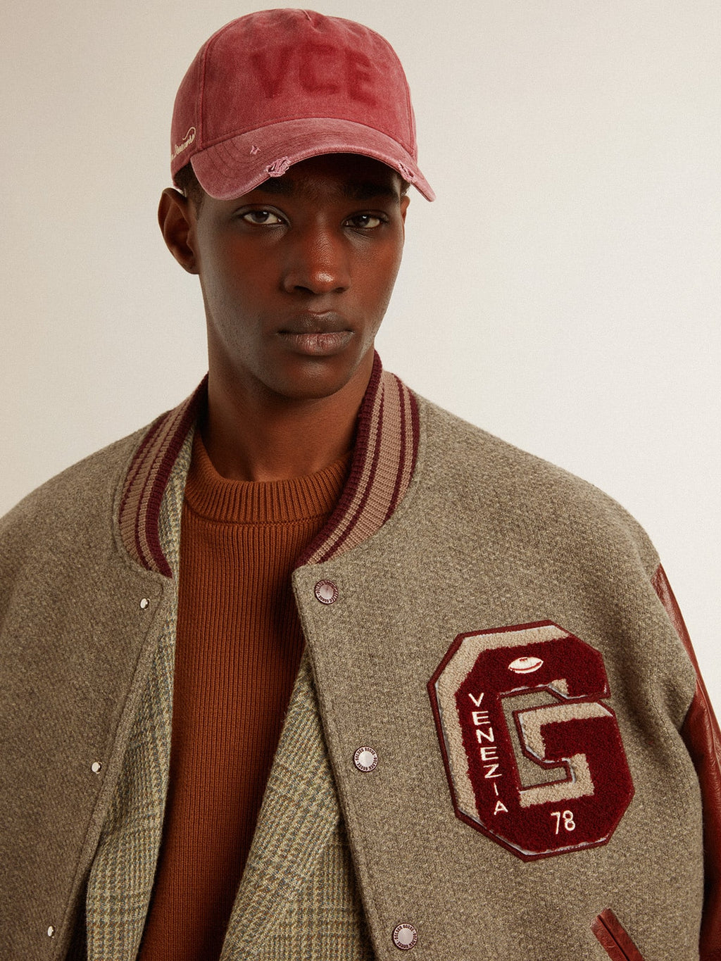 Cotton baseball cap with a lived-in finish