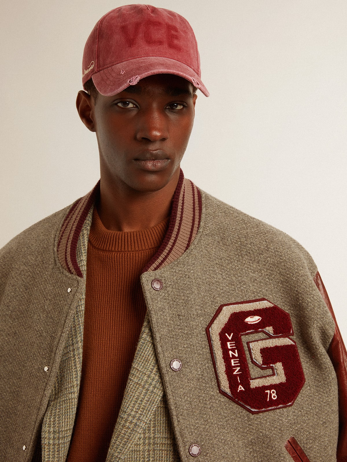 Cotton baseball cap with a lived-in finish