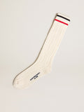 Long ribbed socks in vintage white with two-tone stripes