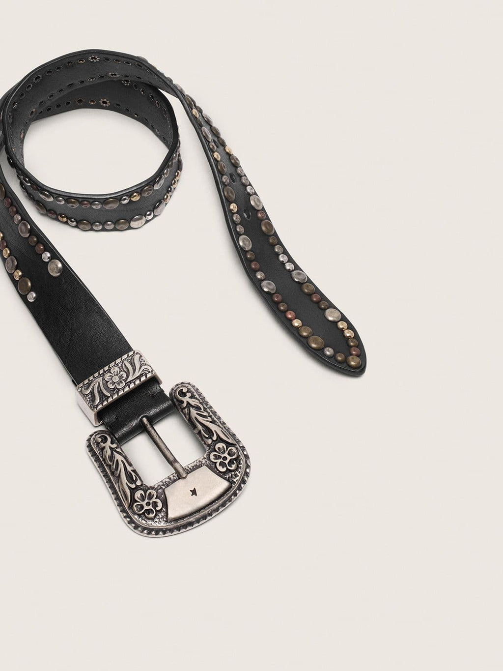 Women's belt in black leather with studs