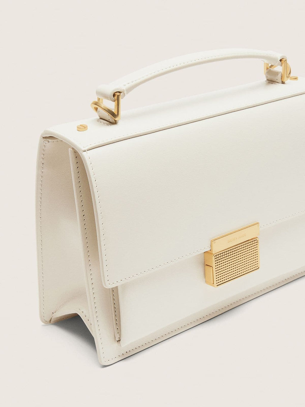 Venezia Bag in butter-colored boarded leather with gold details