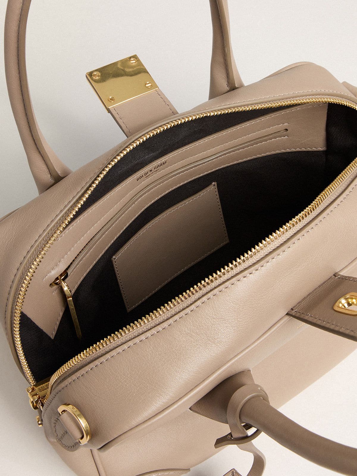 Vita Bag in beige leather with gold details