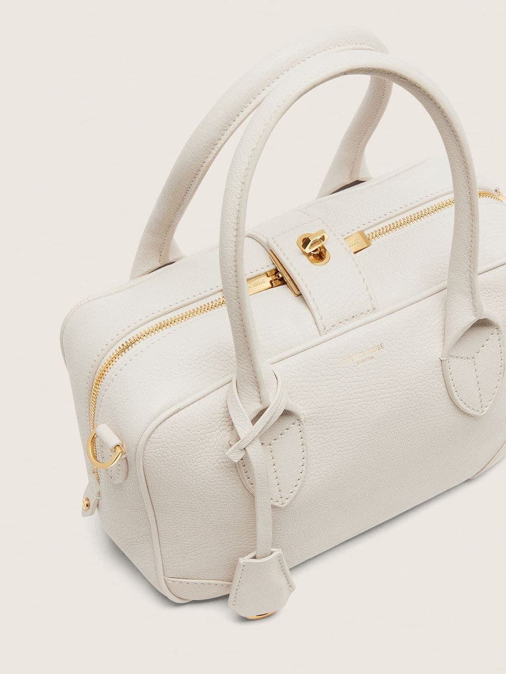 Vita Bag in butter-colored sheepskin leather with gold details