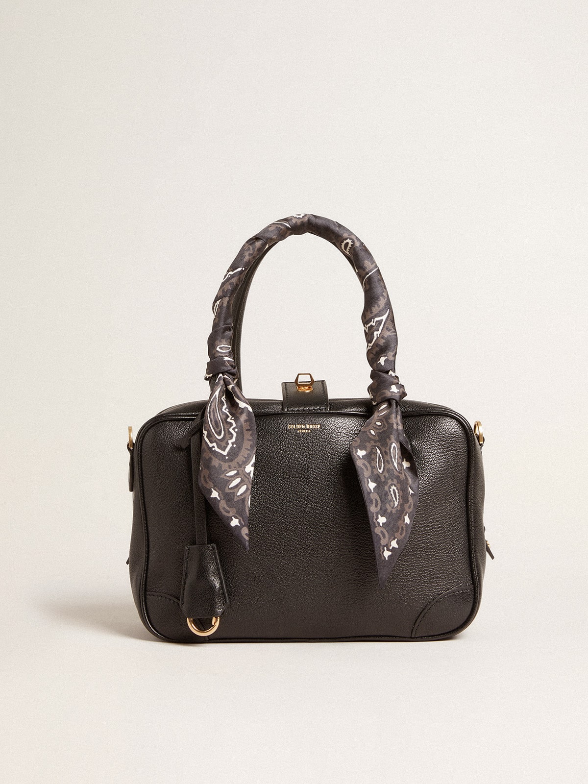 Vita Bag in black sheepskin leather with gold details