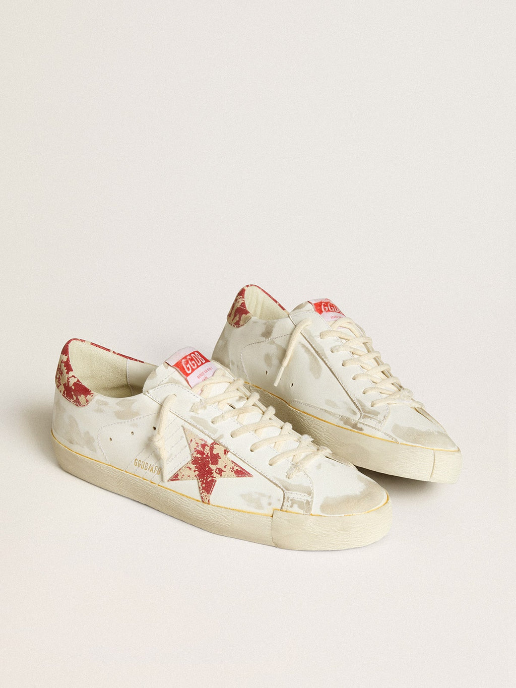 White Women’s Super-Star LAB with rust-effect star and heel tab