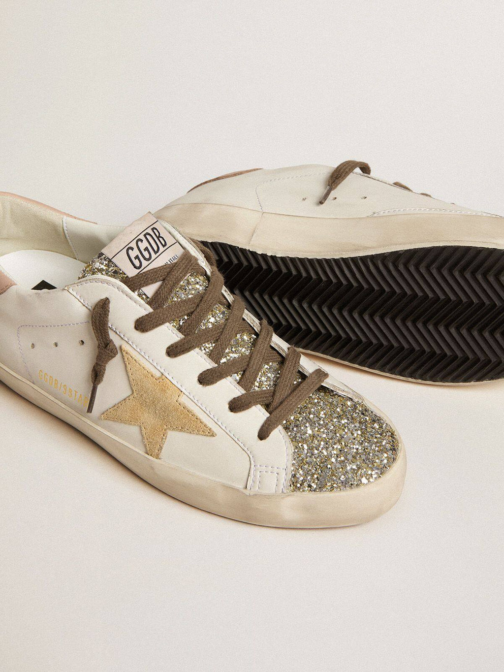 Women’s Bio-based Super-Star with platinum glitter tongue