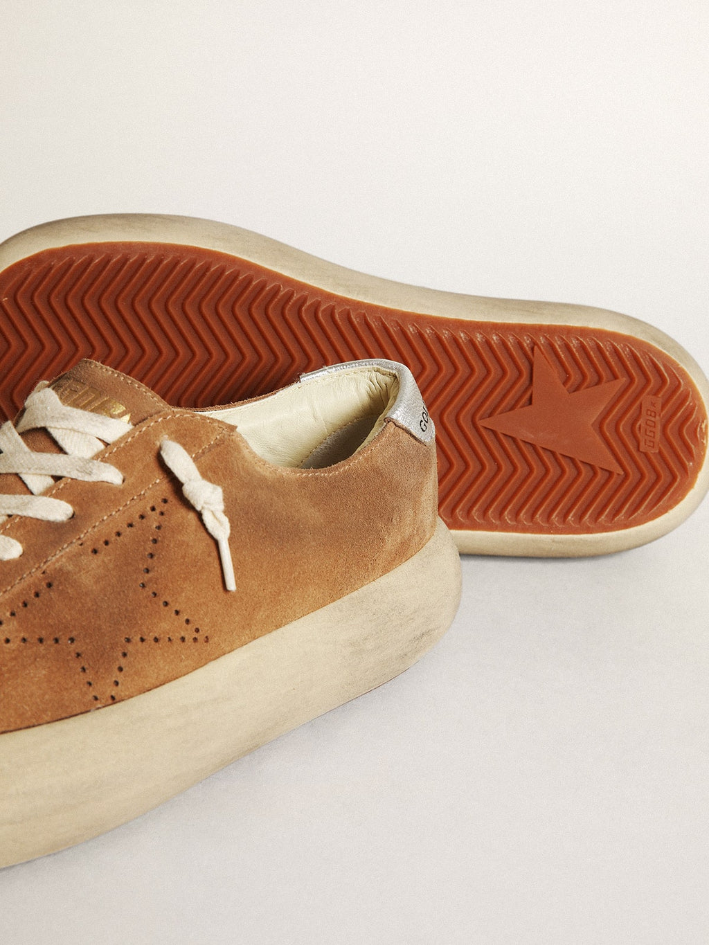 Women's Space-Star in tobacco-colored suede with perforated star