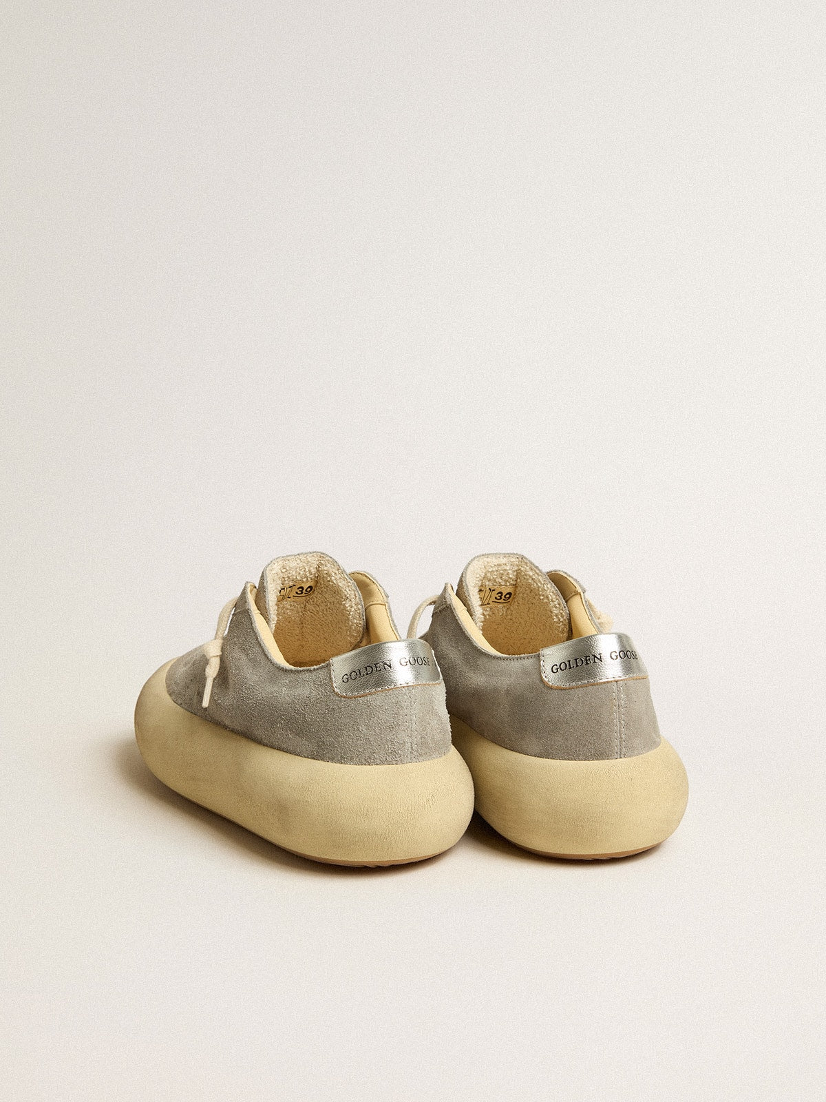 Women's Space-Star shoes in ice-gray suede with perforated star