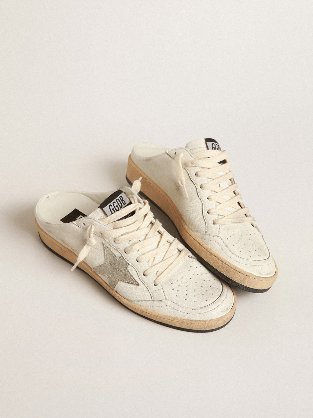 Ball Star Sabots in nappa leather with ice-gray suede star