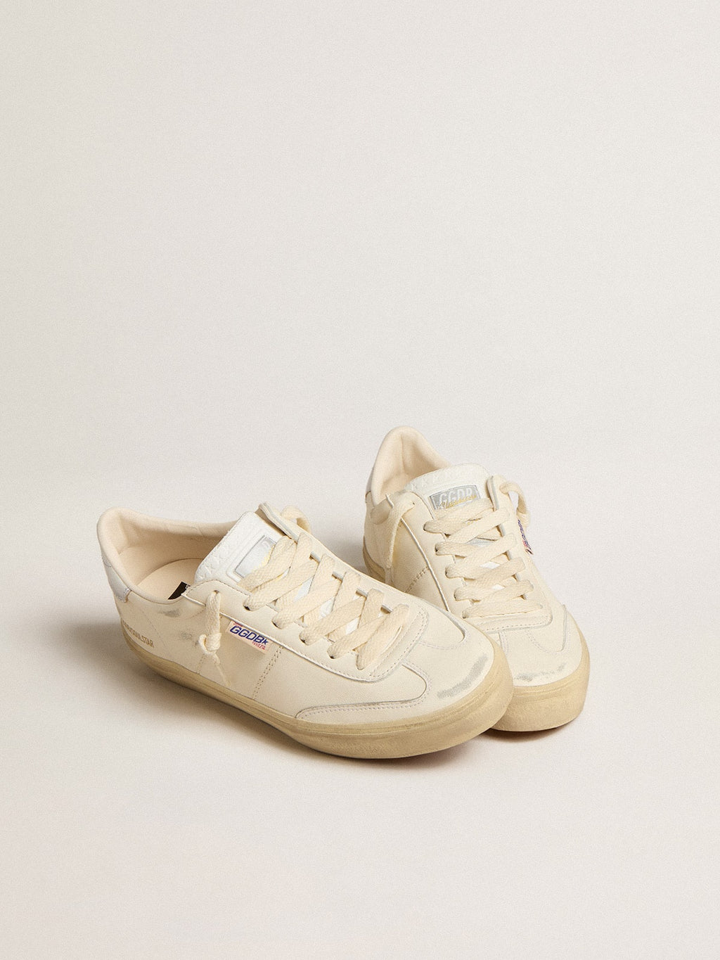 Soul Star in white nappa with metallic silver leather heel tab