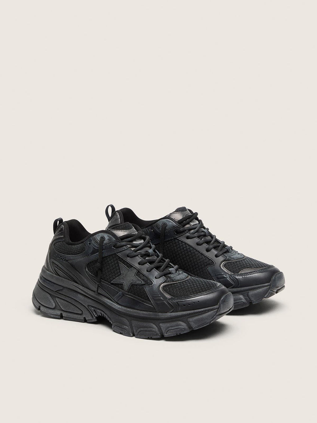 Women’s Lightstar with black leather and mesh upper and black star