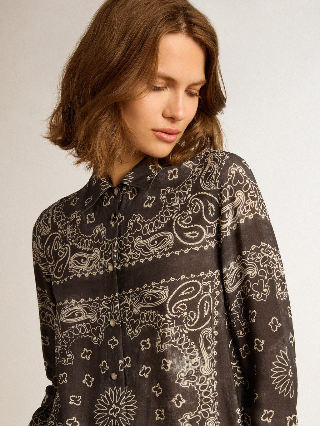 Pajama shirt in anthracite gray with paisley print