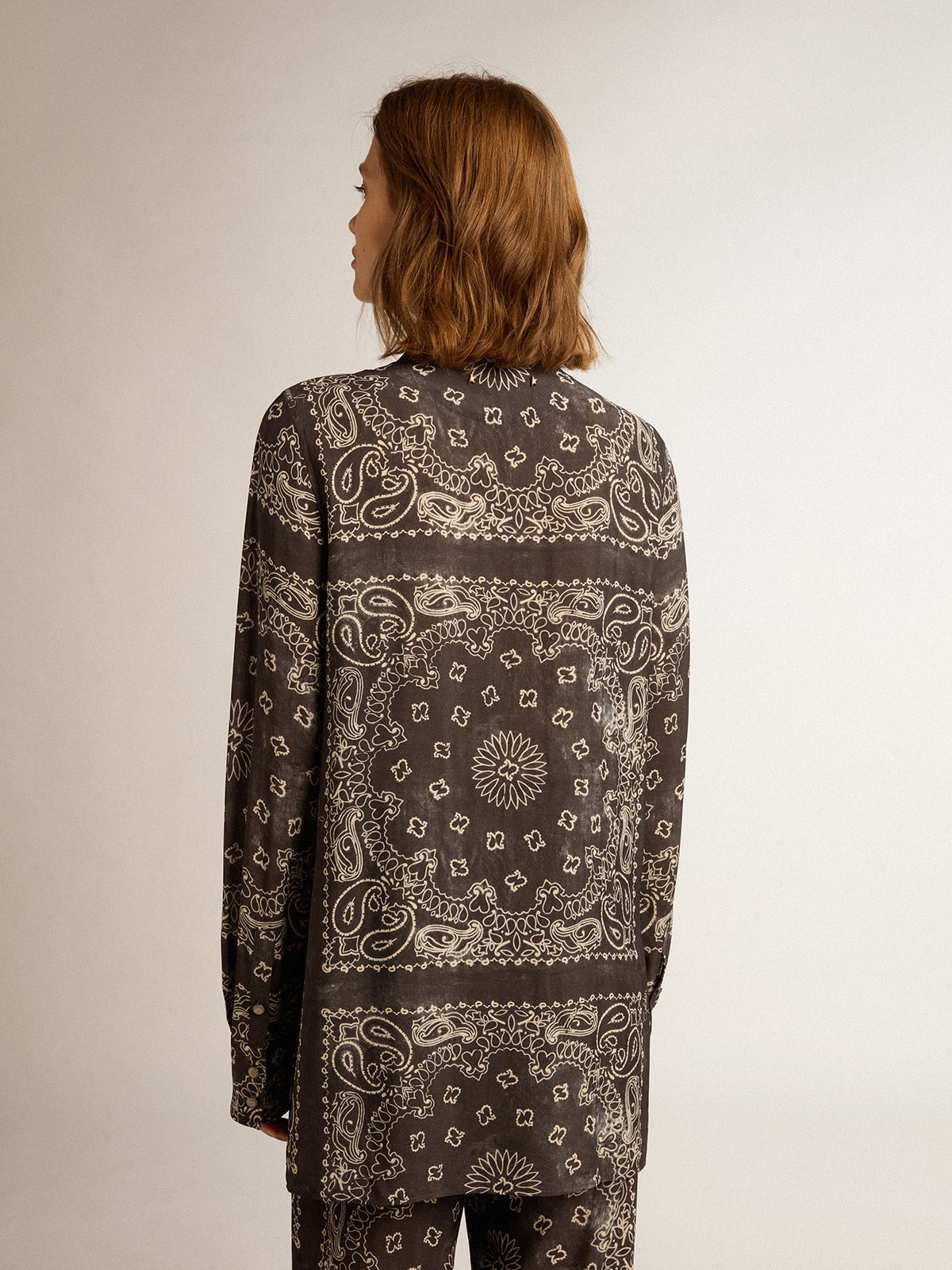 Pajama shirt in anthracite gray with paisley print