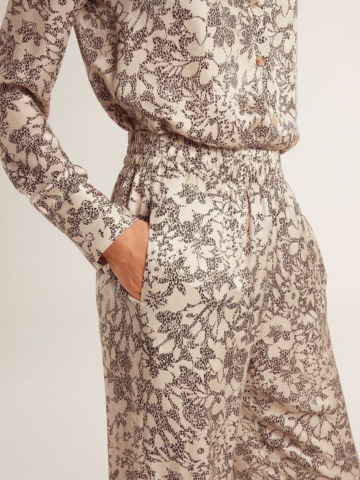 Women's joggers with floral print