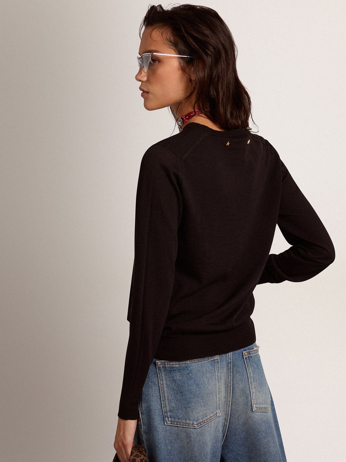 Women's round-neck sweater in black wool