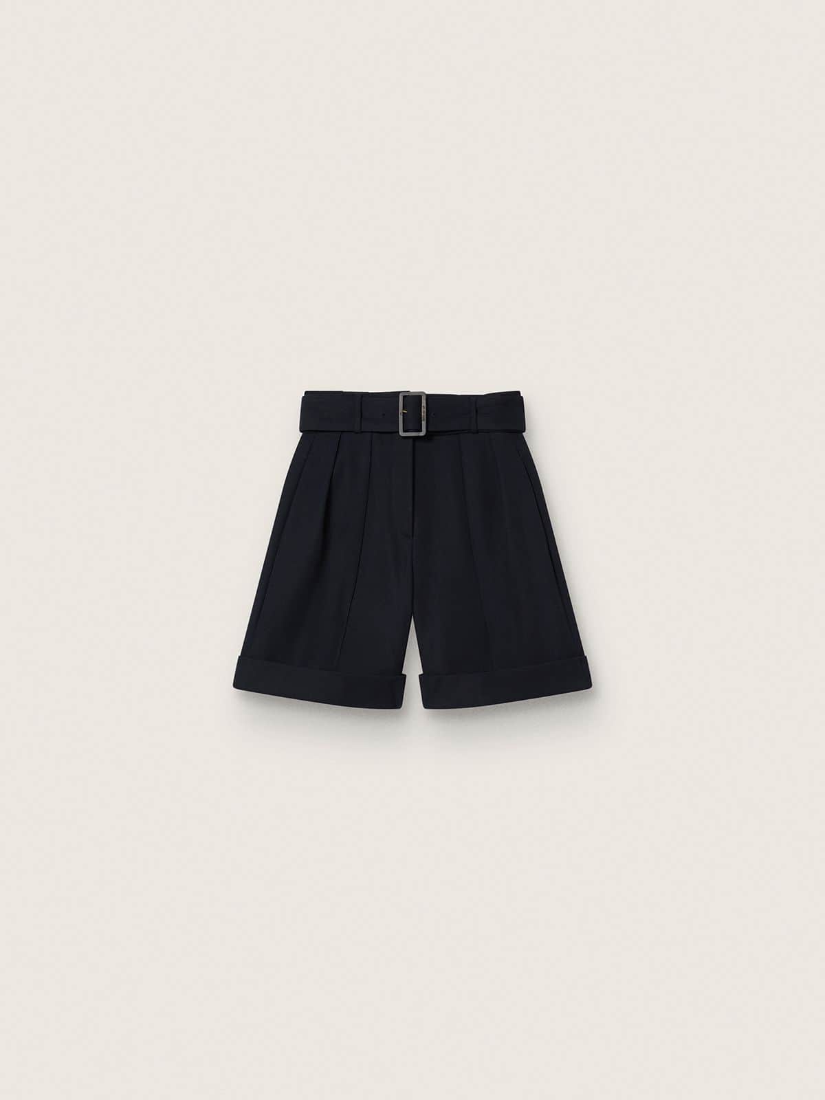 Women's shorts in black wool gabardine with waist belt