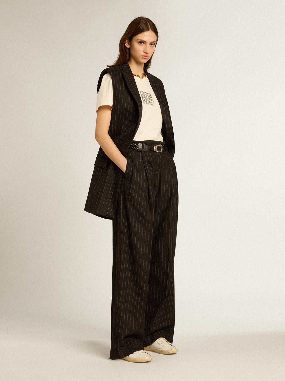 Women’s pants in dark gray wool