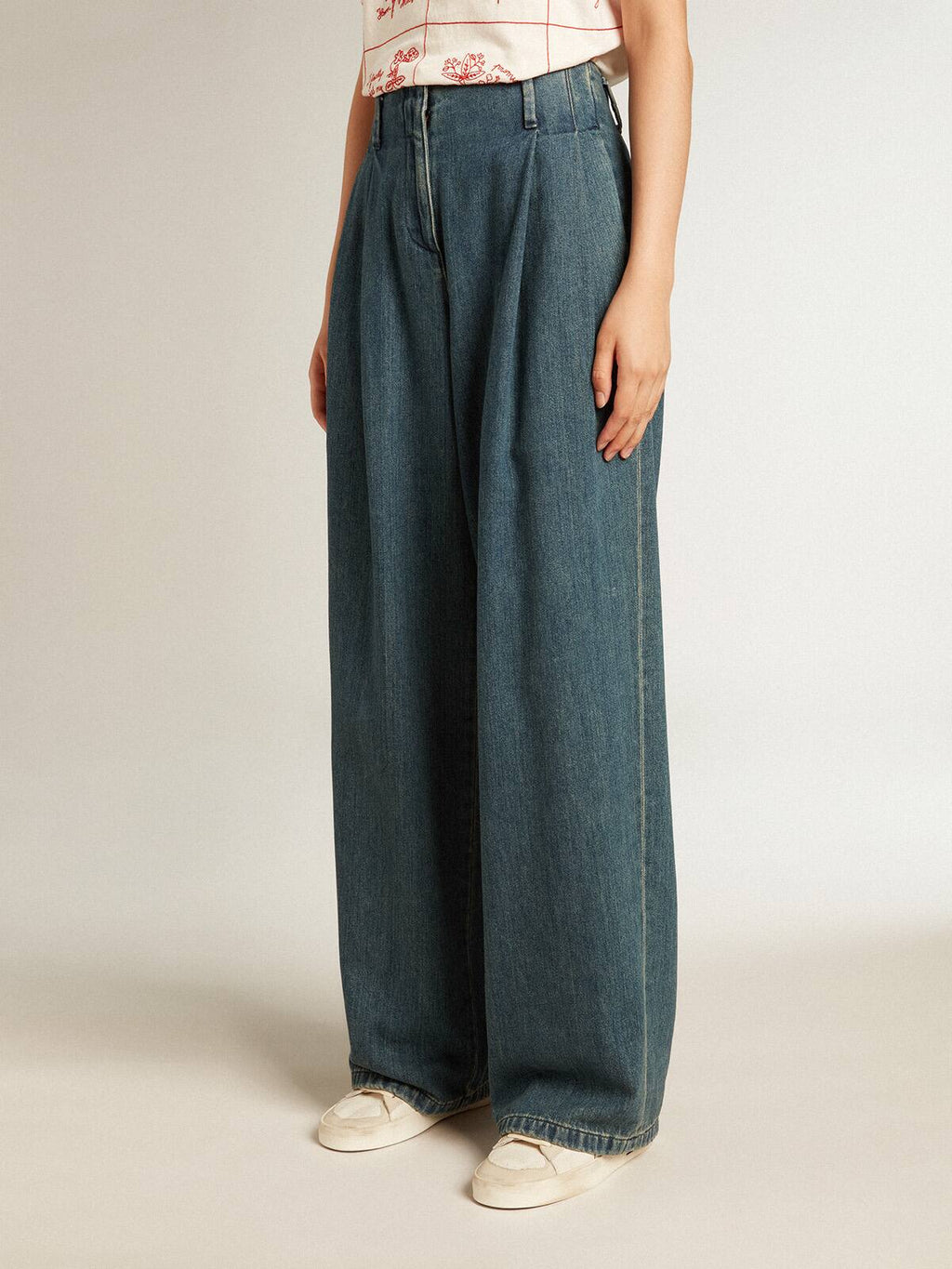 Women’s blue cotton pleated pants