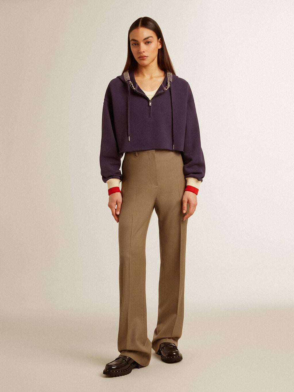 Dark blue cropped sweatshirt with zip fastening and embroidered hood