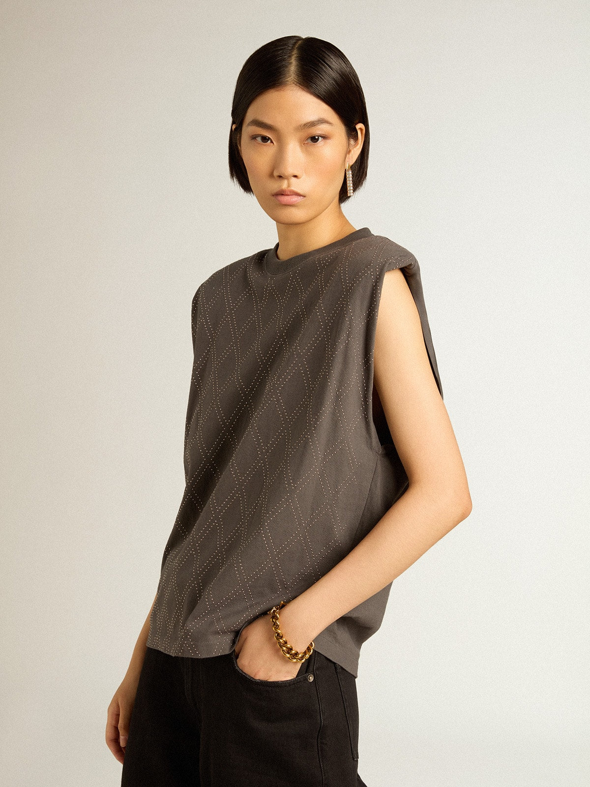 Anthracite gray sleeveless T-shirt