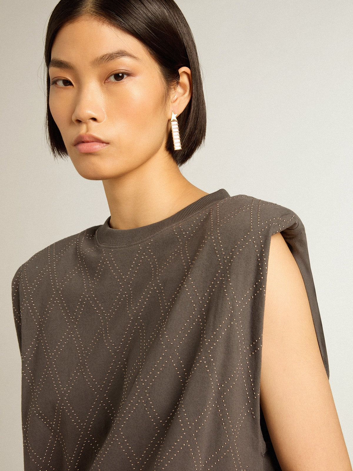 Anthracite gray sleeveless T-shirt