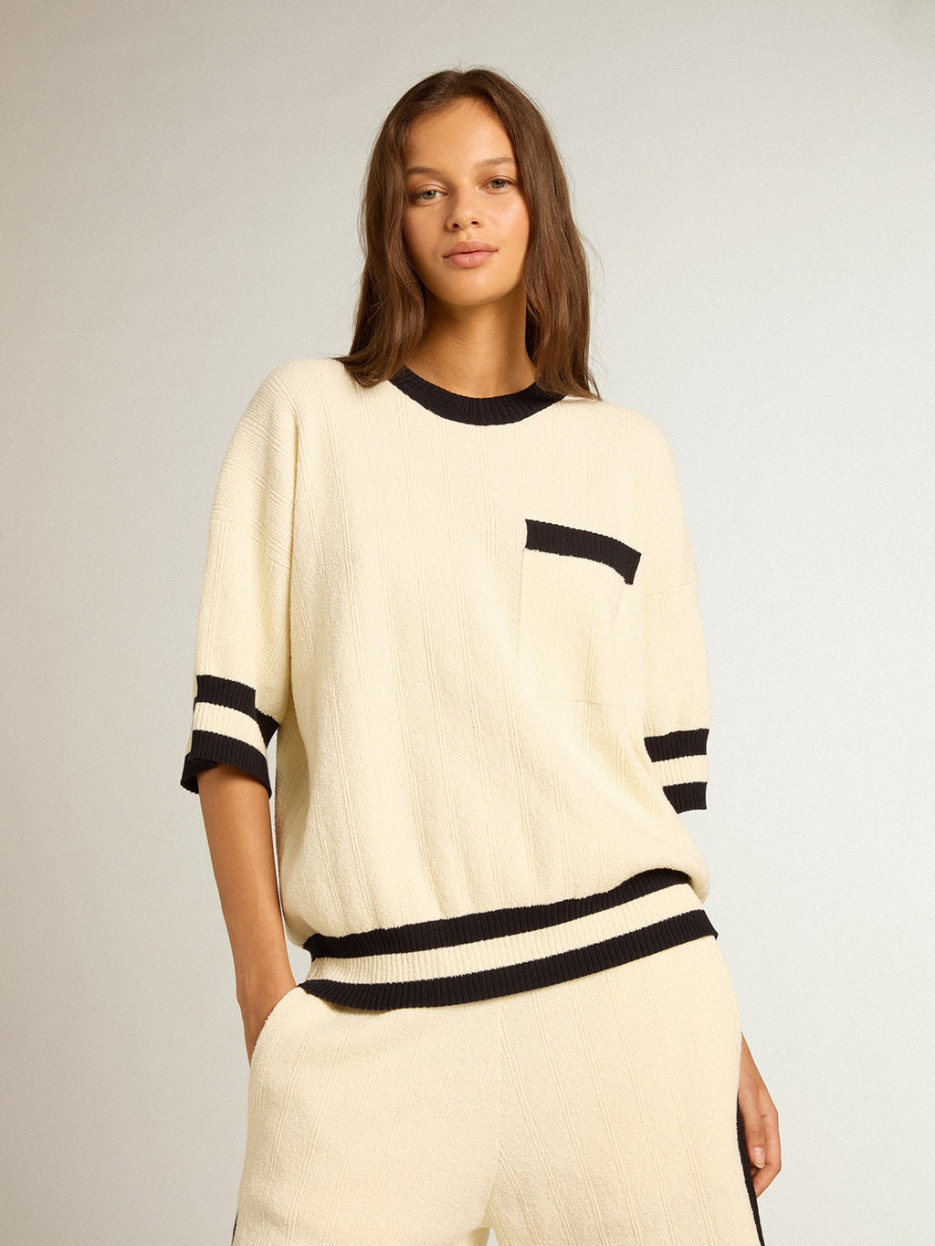 Women's short-sleeved sweater in vintage white with blue rib knit