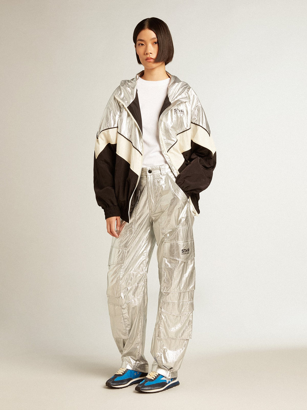 Women's windcheater in silver and black technical fabric