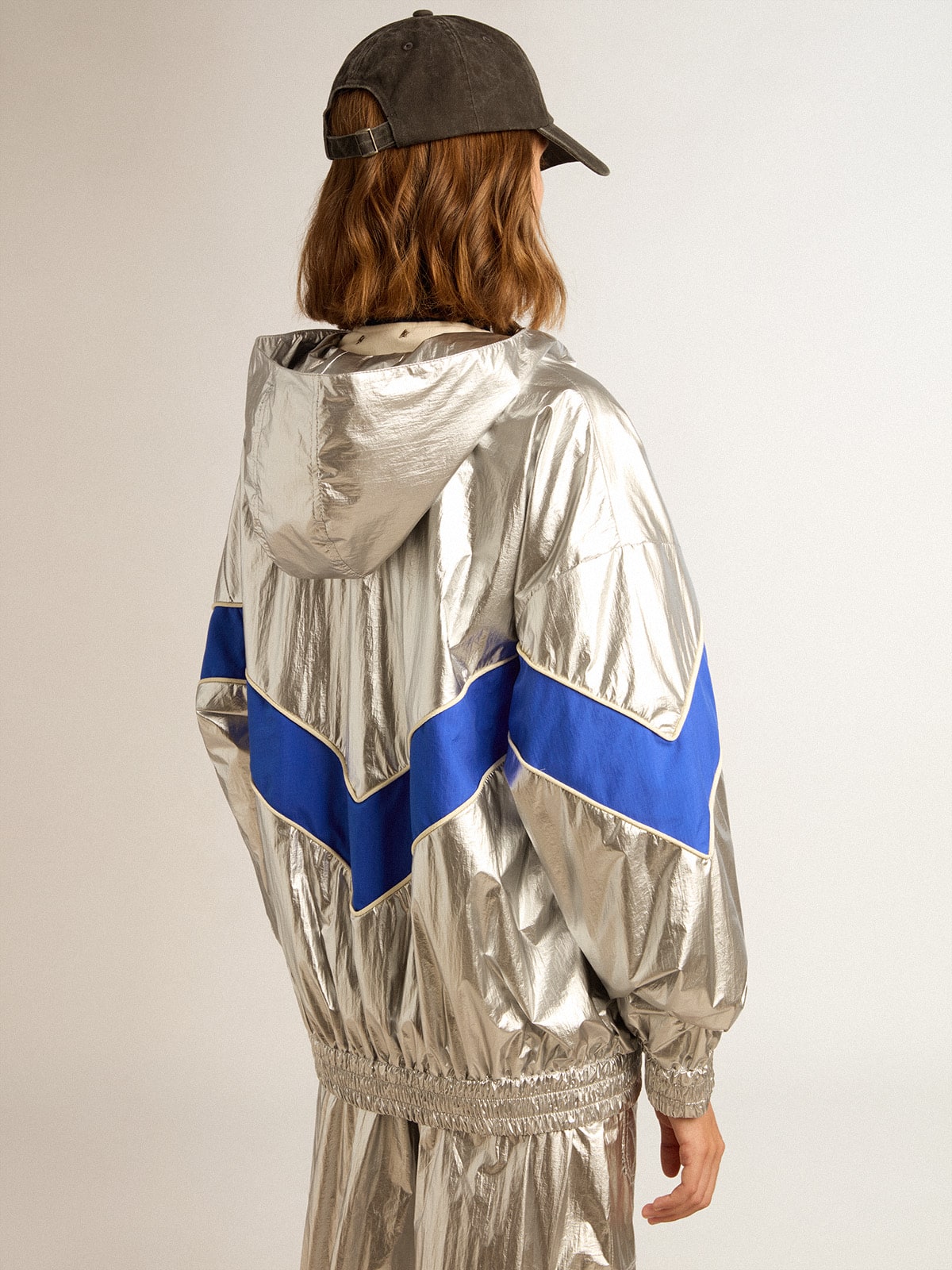 Women’s windcheater in silver technical fabric