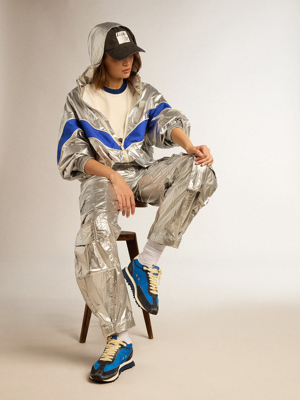 Women’s cargo pants in silver technical fabric