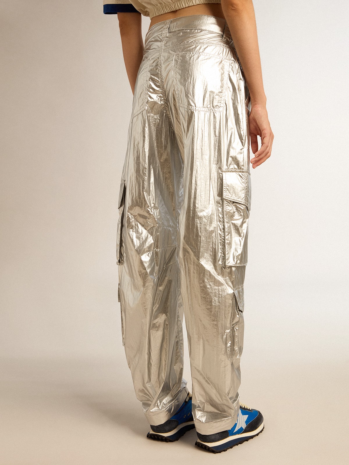 Women’s cargo pants in silver technical fabric