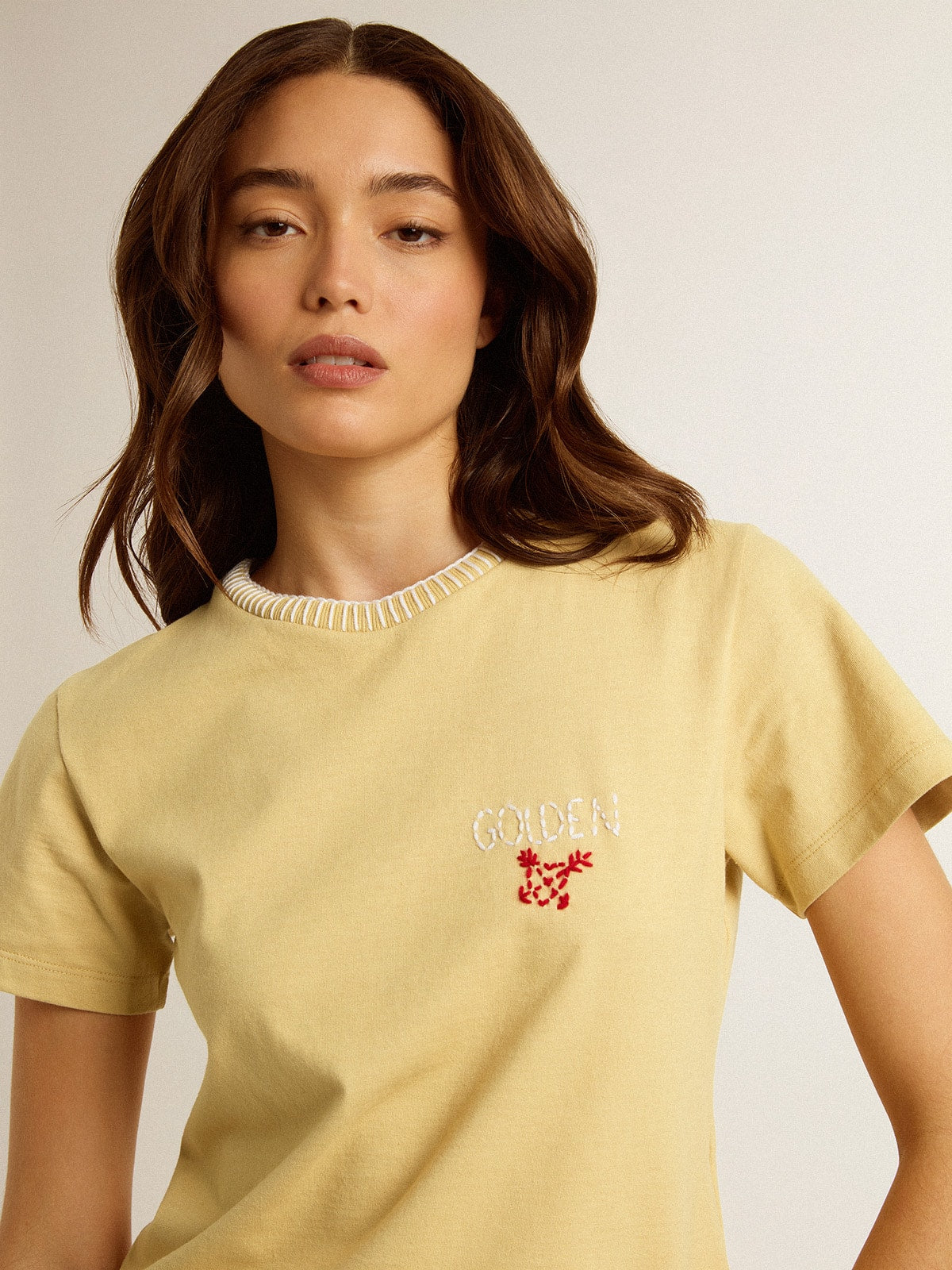 Women's T-shirt in cotton jersey with embroidery on the neck and heart